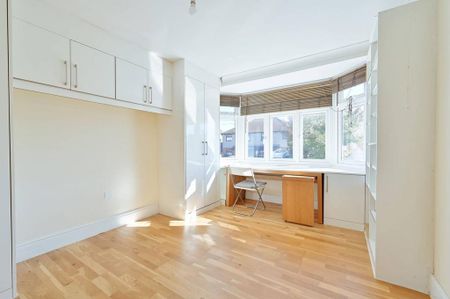 3 bedroom end of terrace house to rent - Photo 4