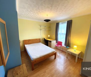 4 bedroom terraced house to rent - Photo 3