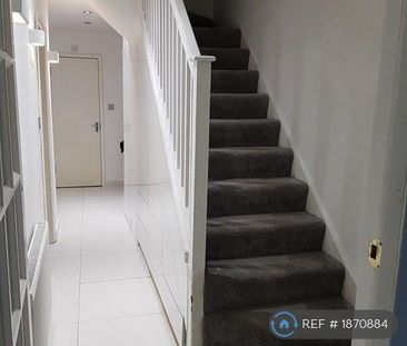4 bedroom terraced house to rent - Photo 3