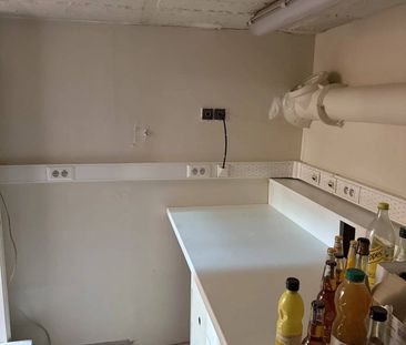 Titre : Local à louer de 57,41 m² à Suresnes - Photo 6