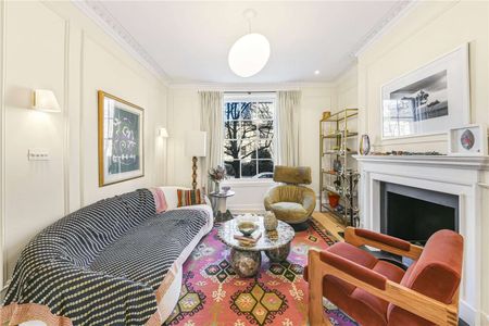 Beautifully architecturally designed four bedroom family house in St John's Wood - Photo 2