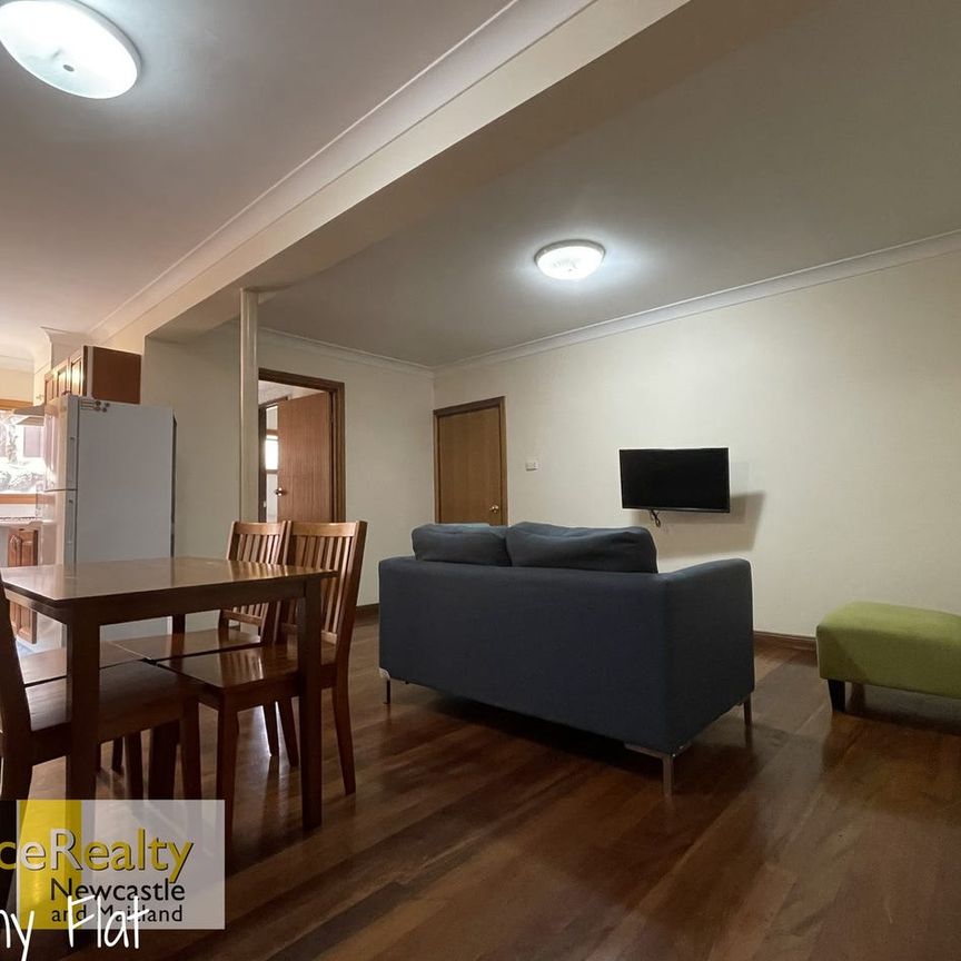 A quaint and cosy flat in a great location! - Photo 1