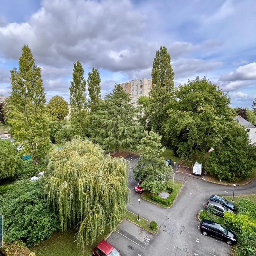 Appartement à louer 4 pièces 88.17m² - Photo 1