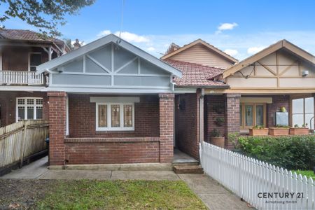 Renovated Three Bedroom Semi in Wonderful Location with Large Garden and Garage - Photo 3