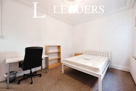 5 bedroom house to rent Britannia Road North, Southsea, PO5 - Photo 4