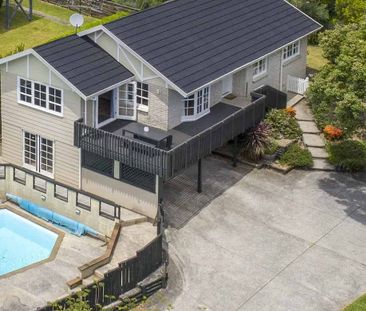 Spacious Home with a Pool - Photo 2