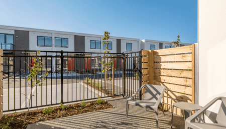 Close to Everything - Photo 4