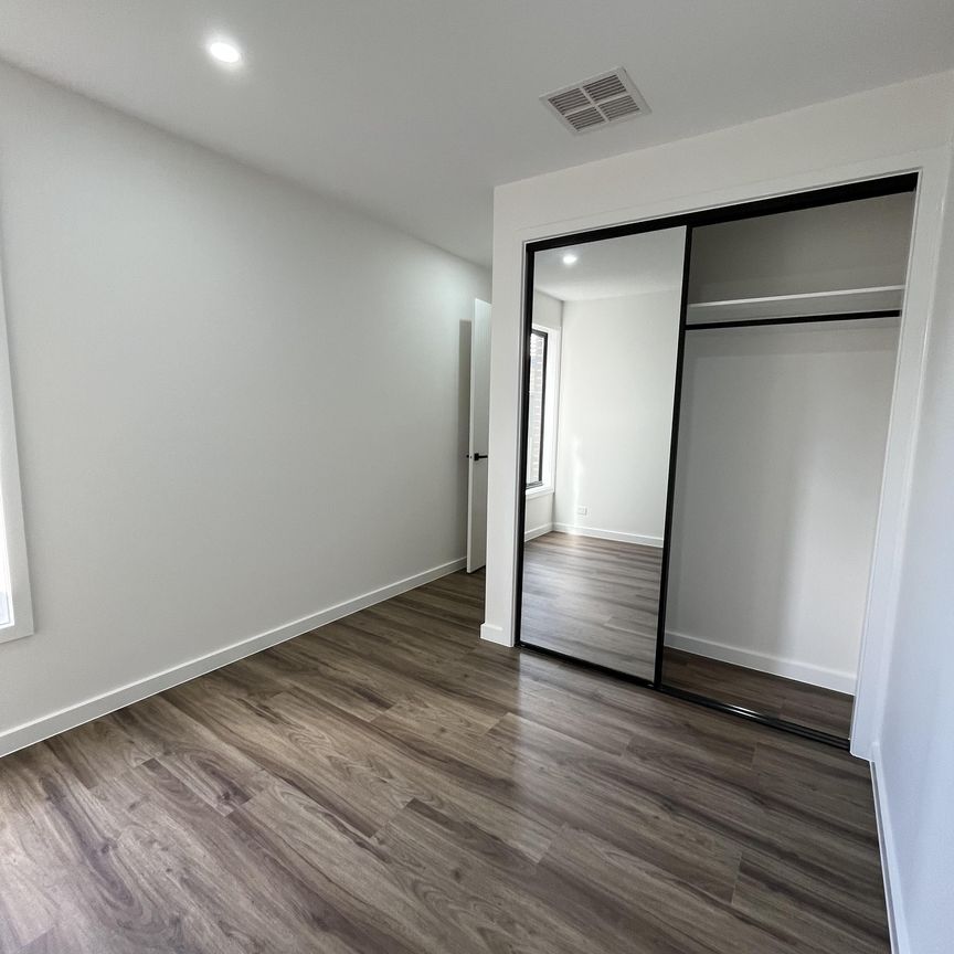 45 Drumchapel Cres, Strathtulloh VIC 3338 - House For Rent | Domain - Photo 1