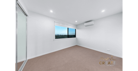 STYLISH & CONVENIENT LIVING IN SUNSHINE NORTH - Photo 3