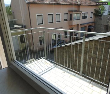 neu sanierte Stadtwohnung mit Balkon - Photo 1