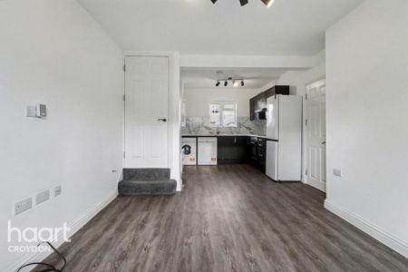 3 bedroom terraced house to rent - Photo 3