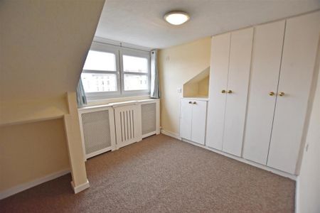 2 bedroom maisonette to rent - Photo 4