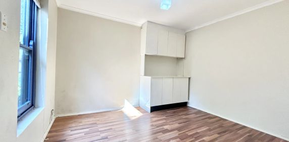 Well maintained studio with convenient setting - Photo 2