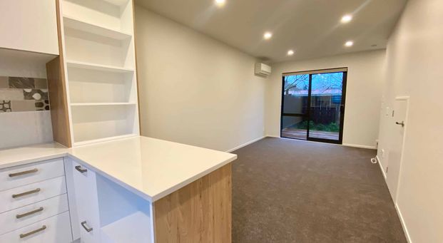 Beach Road Beauty - Photo 1