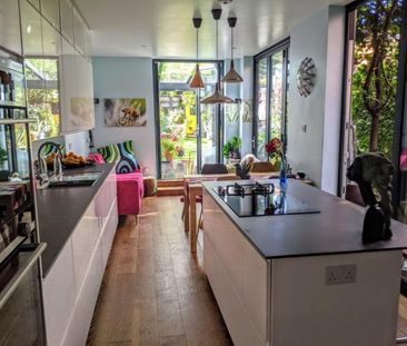 Convenient for City and West End, Quiet and Confortable - Photo 3