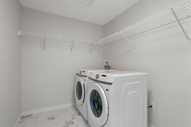 2416-33 Carringham Gate Nw - Photo 1