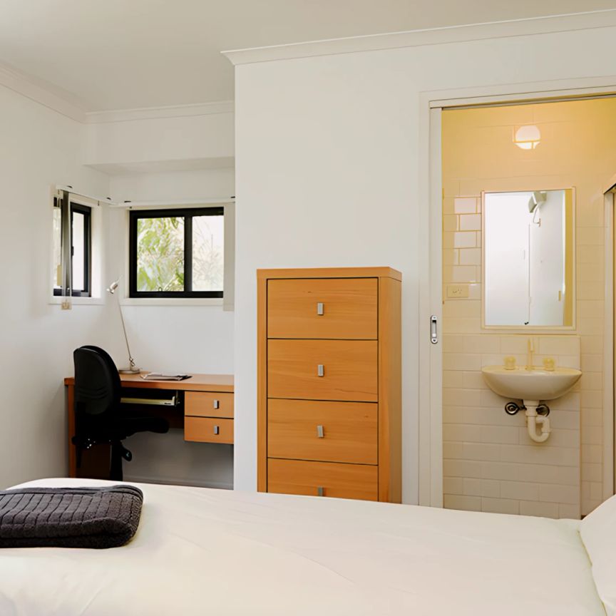 5 Bedrooms Apartment East Superior Single AirCon - Photo 1