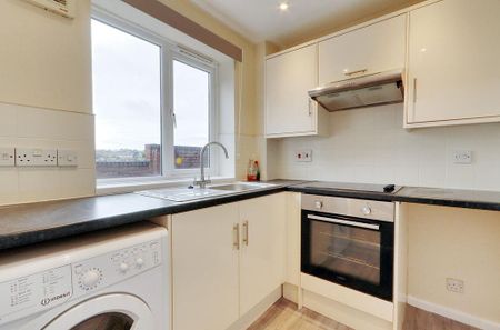 2 bedroom terraced house to rent - Photo 3