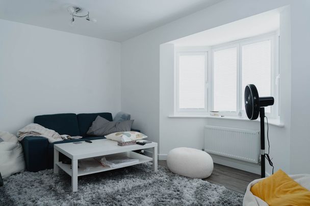 Masar Close, Epsom - Photo 1