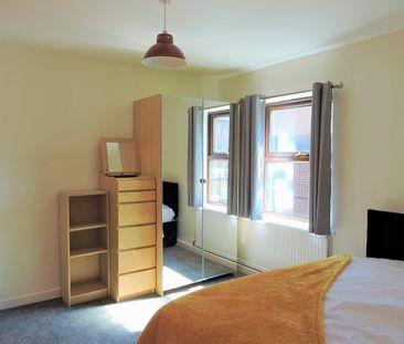 5A Porterbrook Apartments, Broomhall – BILLS INCLUDED! - Photo 2