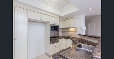 Superior River Front Living at Admiralty Quays! - Photo 2