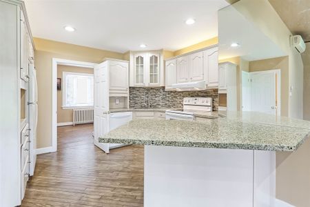 For Lease - 3927 Bloor Street, Toronto, Ontario - Photo 3