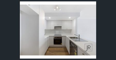 Light filled townhouse walk to everything - Photo 5