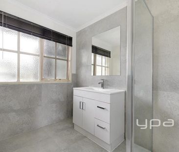 PRIME LOCATION! - Photo 4