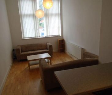 2 bedroom flat to rent - Photo 3