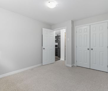 For Lease - 330 Everest Private Unit# A, Elmvale Acres and Area, On... - Photo 3