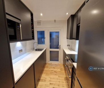 1 bedroom in a flat share to rent - Photo 3