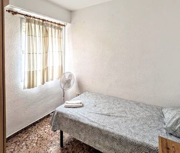 Calle del Veinticinco de Abril, Moncada, Valencian Community 46113 - Photo 2