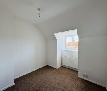 2 bedroom semi-detached house to rent - Photo 3