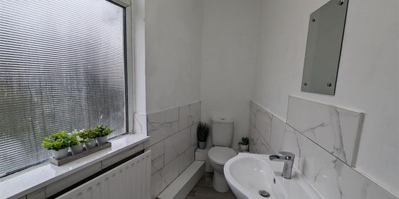 1 Beds - End of terrace house - - Photo 3