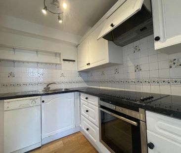 3 bedroom flat to rent - Photo 2