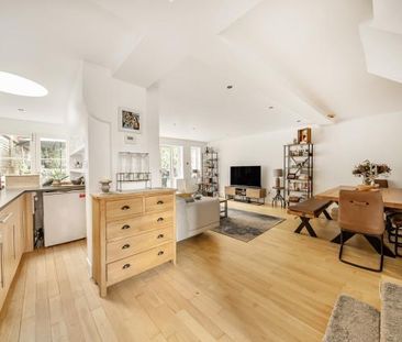 3 bedroom flat to rent - Photo 2