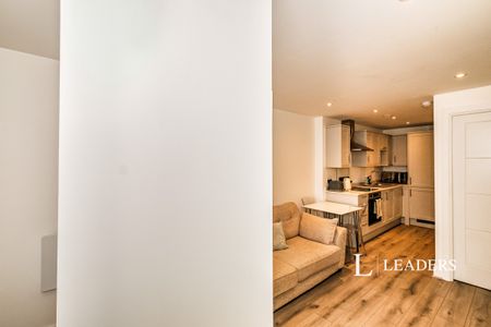 1 bedroom flat to rent Columbia House - Photo 5