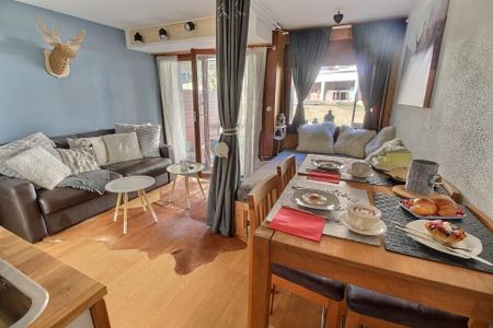 Studio à louer à la semaine sur la place du village - Photo 5