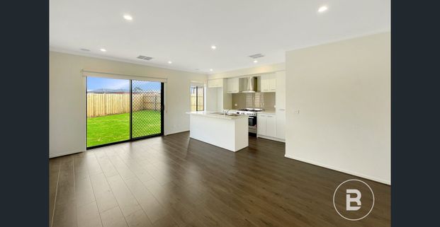 NEAT THREE BEDROOM HOME IN POPULAR LOCATION - Photo 1