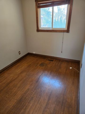 For Lease - 18 Collins Crescent Unit# Main Floor, Aurora, Ontario - Photo 3