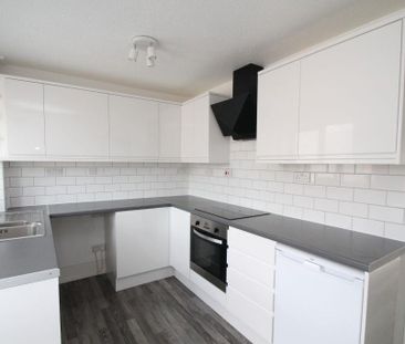 2 bedroom end of terrace house to rent - Photo 1