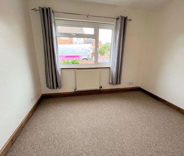 2 bedroom ground floor flat to rent - Photo 3