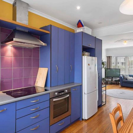 3 Bedroom Petone - Photo 3