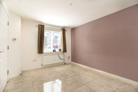 3 bedroom semi-detached house to rent - Photo 4