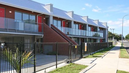 Papakura, 2 bedrooms, $550 per week - 26 Railway West St - Photo 4