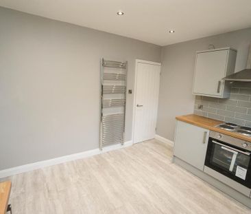 4 bedroom detached house to rent - Photo 2