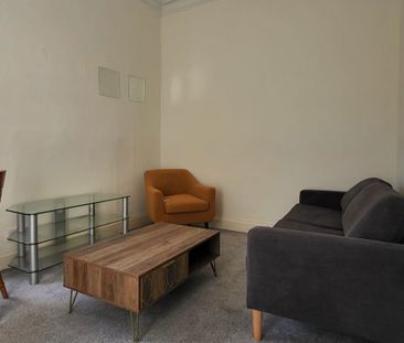 Cathcart Place Flat, Edinburgh - Photo 2