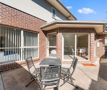 Spacious Low Maintenance Townhouse - Photo 2