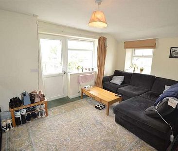 T Floor Flat, Eastgate, Cowbridge, Vale Of Glamorgan, CF71 - Photo 5