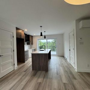 6 1/2 - DUPLEX - sur 2 étage - neuf - rue en rond point - Photo 2